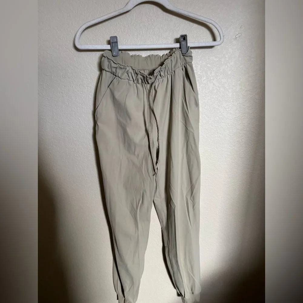 Lululemon Keep Moving Jogger‎ Pant Size 2 In Trench Tan
